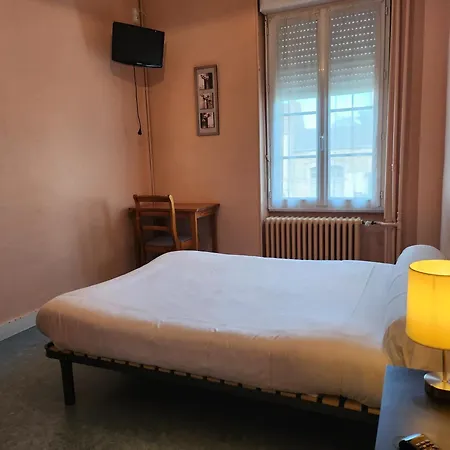 2 Hotel *